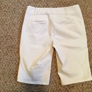 Ann Taylor boardwalk  Bermuda modern shorts